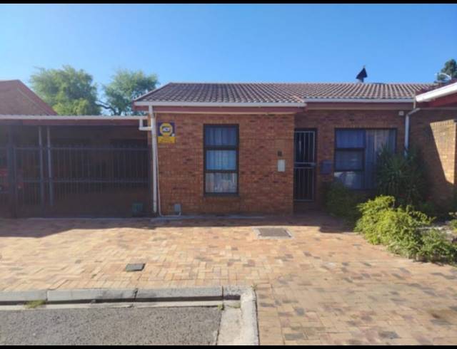 2 BEDROOM CLUSTER FOR SALE IN AMANDELRUG
